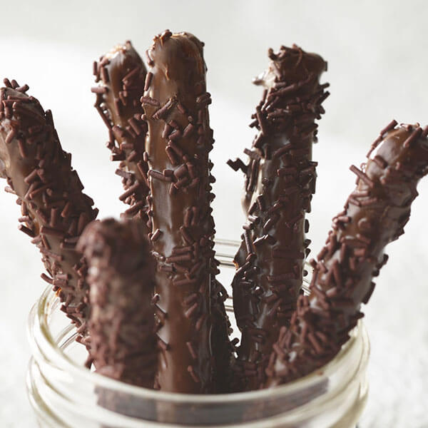 Easy PB ’n’ Chocolate Pretzels / Enkla salta pinnar med jordnötssmör och choklad
